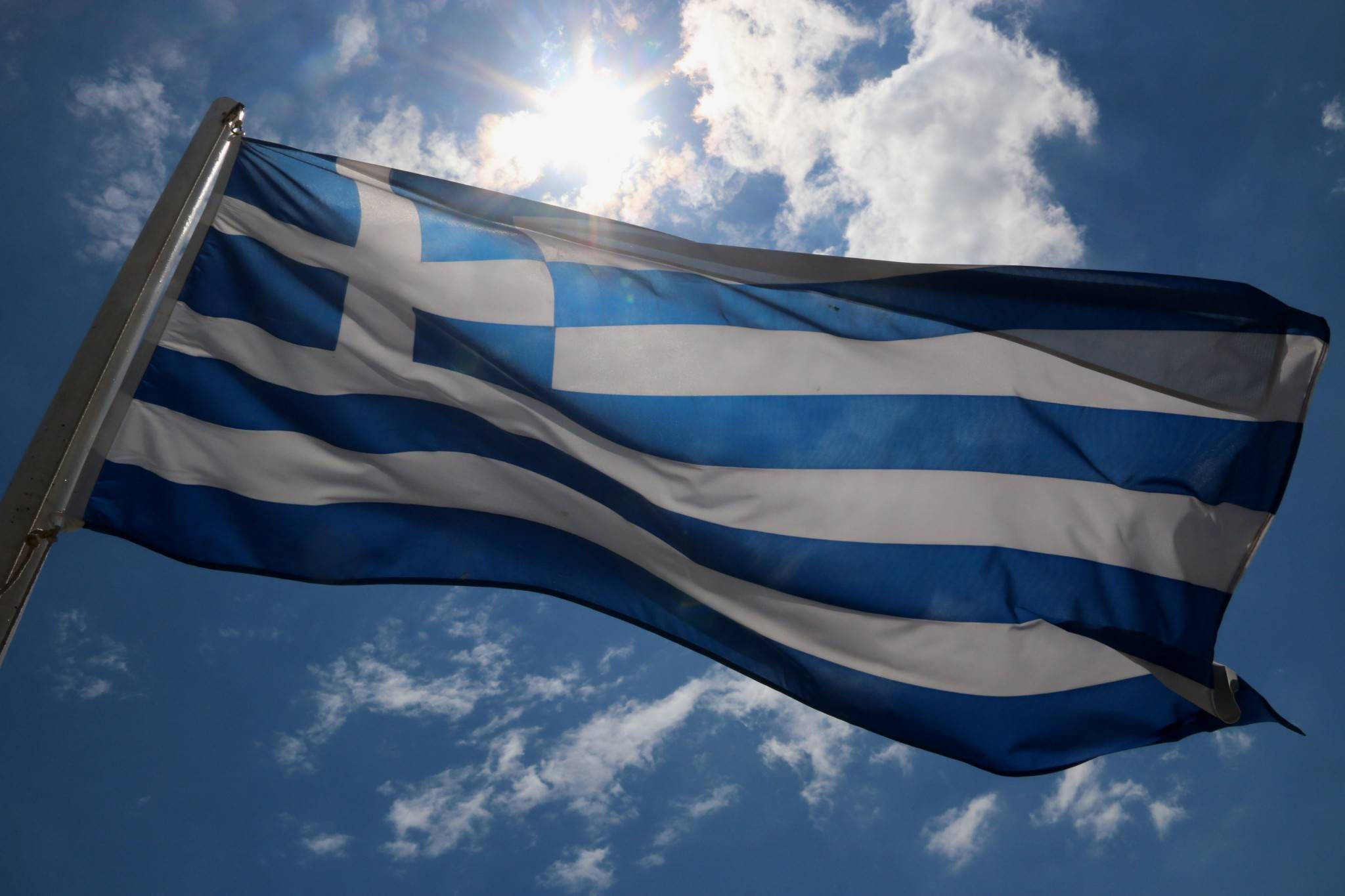 Δήμος Αλεξανδρούπολης: Δωρεάν ελληνικές σημαίες σε όσους δεν έχουν – “Υψώνουμε την γαλανόλευκη σε κάθε σπίτι”