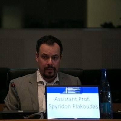 Καταγγελία «ΣΟΚ»: Οι Τούρκοι δωροδοκούν Έλληνες ακαδημαϊκούς προκειμένου να αλλάξουν … στρατόπεδο-Δεξί χέρι πρώην Πρωθυπουργού σε Θέματα Εθνικής Ασφάλειας ερωτευμένος με κόρη Τούρκου πρώην επικεφαλής της ΜΙΤ. Δρ Σπύρος Πλακούδας στον Focus FM.