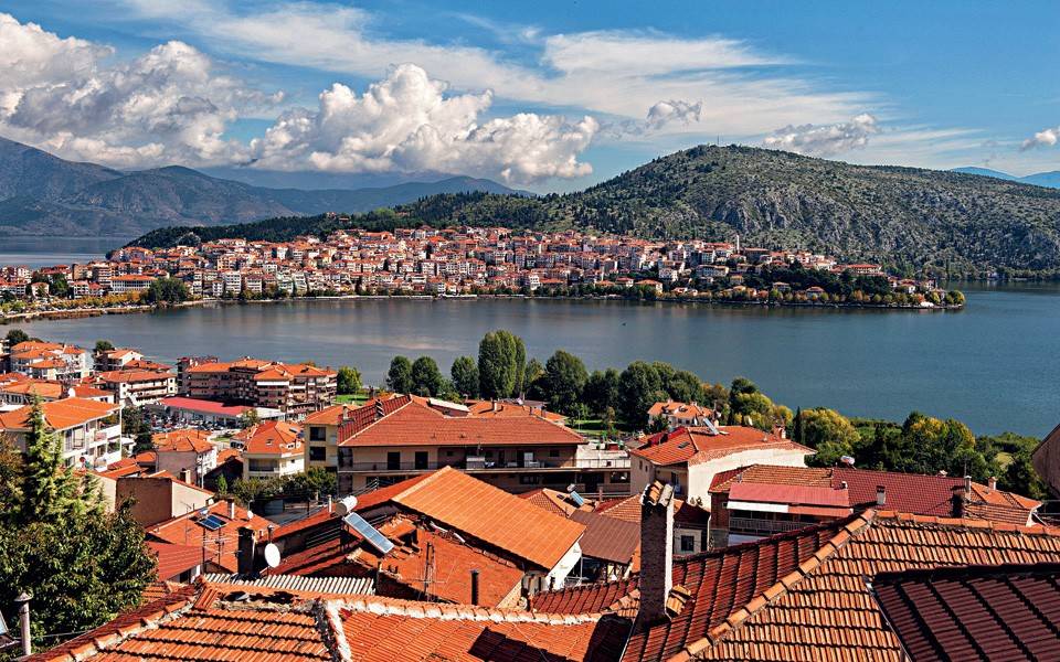 Σε lockdown η Καστοριά. Ποια μέτρα τίθενται σε ισχύ από την Παρασκευή