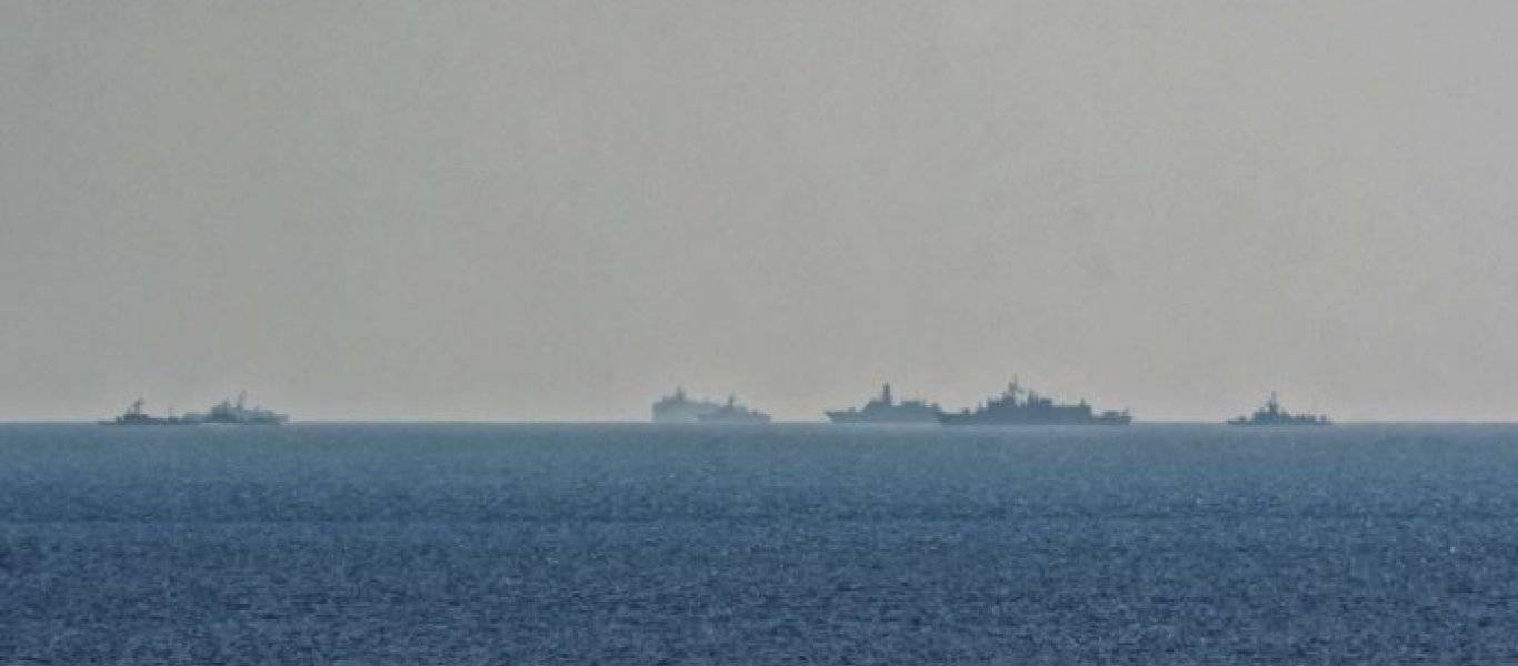 Ορατό με γυμνό μάτι από τη Ρόδο το Oruc Reis και η συνοδεία του