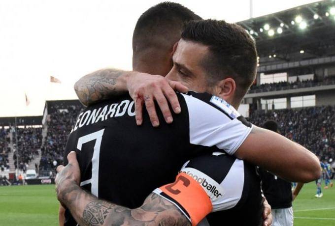 Μάτος σε Βιεϊρίνια : “Βρες άλλον να σου πλένει το αμάξι” (pic)