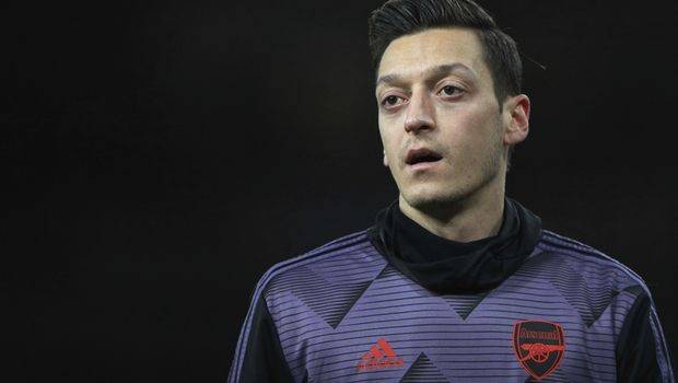 Εζίλ για τον αποκλεισμό από την Άρσεναλ: “Δεν μου ανταπέδωσαν την αφοσίωση”