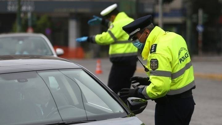 Πότε είναι υποχρεωτική η χρήση μάσκας στο αυτοκίνητο.