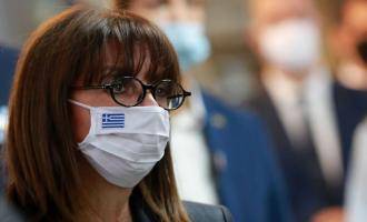 Πολυτεχνείο: Στην Πρόεδρο της Δημοκρατίας αντιπροσωπείες ΣΥΡΙΖΑ, ΚΚΕ και ΜέΡΑ25 για να παραδώσουν το κοινό κείμενο.