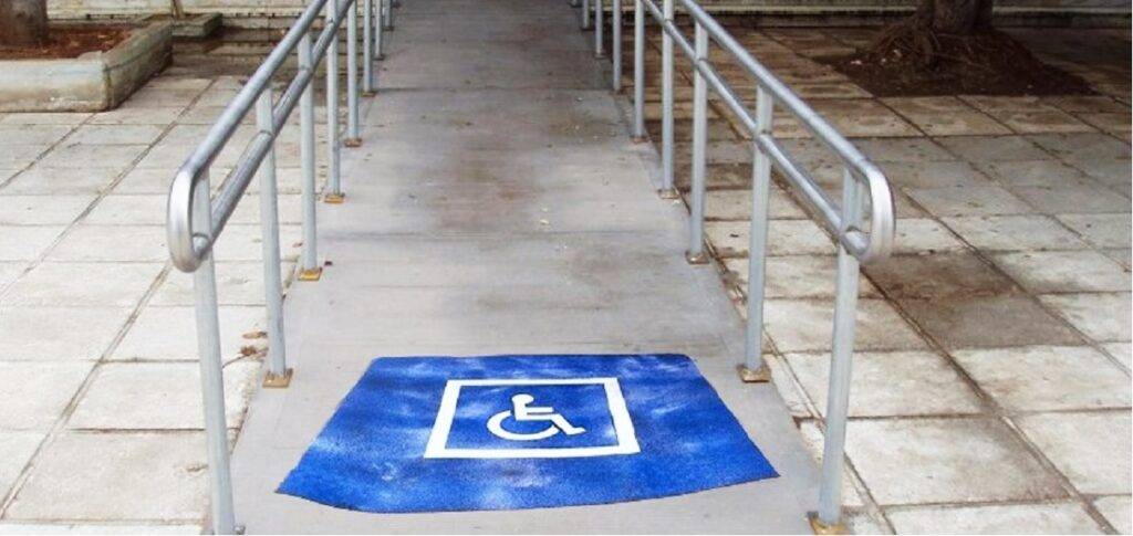 Κατασκευή ραμπών και χώρων υγιεινής για την εξυπηρέτηση ΑμεΑ στα σχολεία της Καλαμαριάς