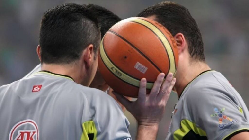 Η τριάδα των διαιτητών στο Παναθηναϊκός-ΠΑΟΚ