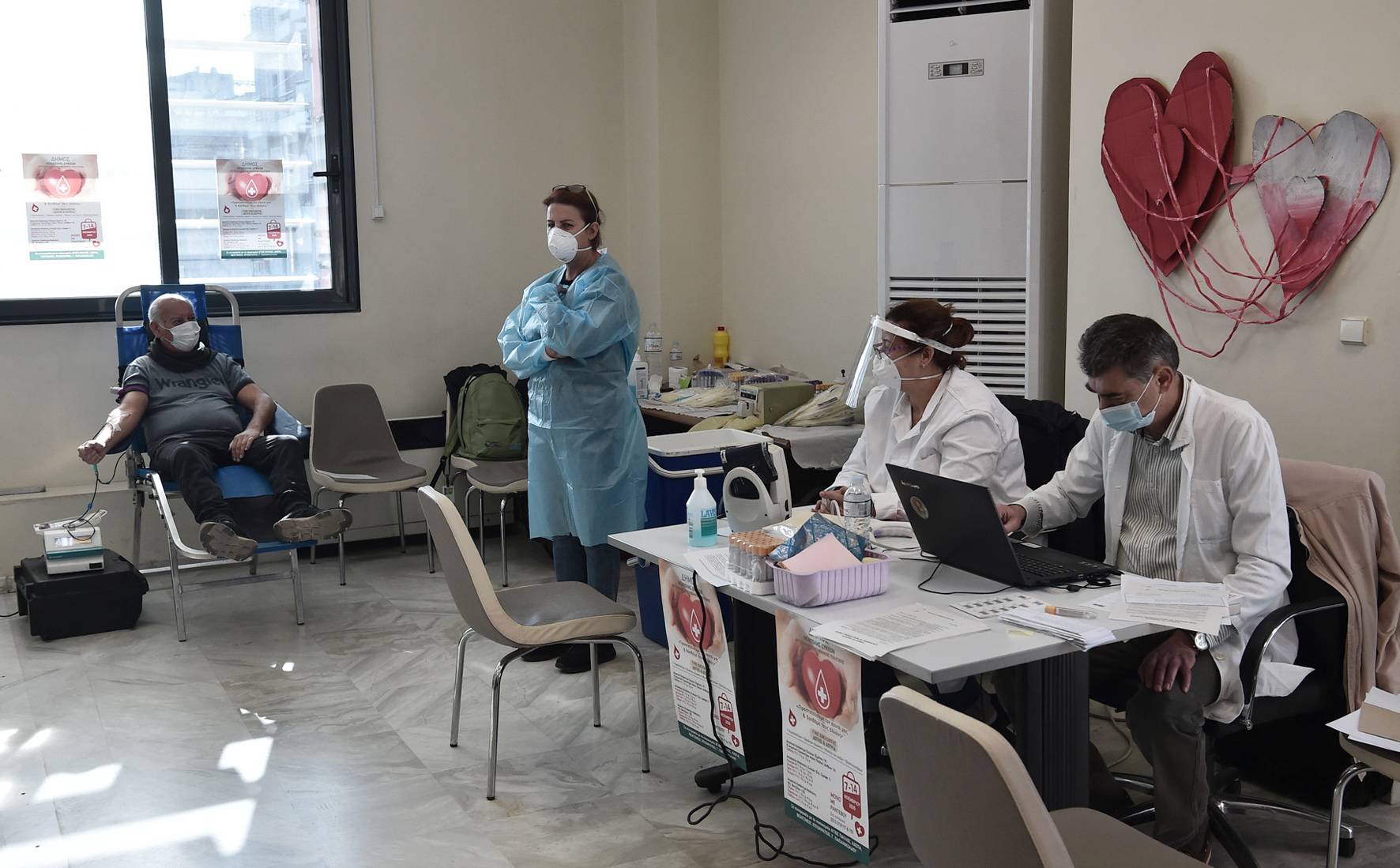 Με 390 επιπλέον φιάλες, εν μέσω lockdown, ενισχύθηκε η Δημοτική Τράπεζα Αίματος του δήμου Νεάπολης-Συκεών