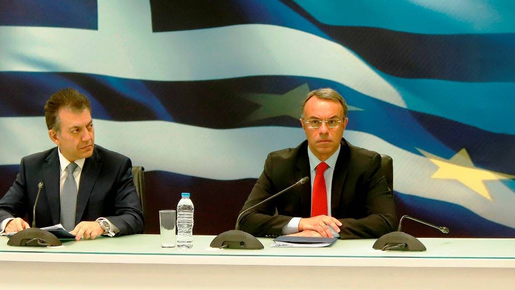 Λεπτομέρειες για έκτακτο βοήθημα και μέτρα στήριξης ανακοίνωσαν Σταϊκούρας – Βρούτσης