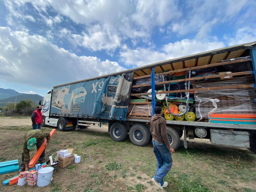 Σύγχρονος και ασφαλής εξοπλισμός στις παιδικές χαρές του δήμου Σιθωνίας