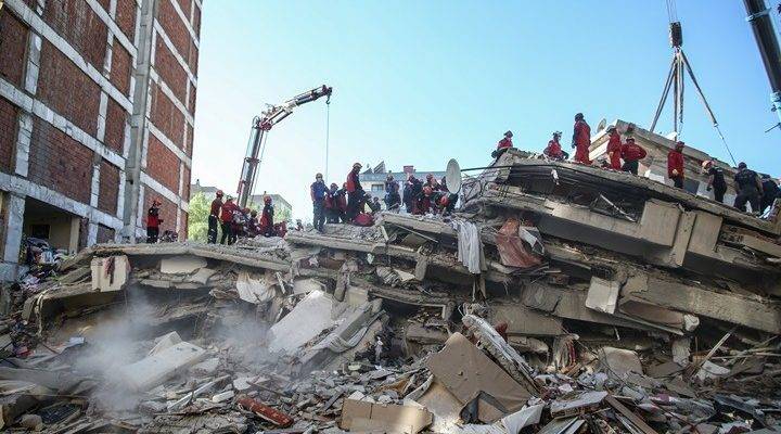 Τουρκία: Στους 113 οι νεκροί από τον σεισμό της Παρασκευής