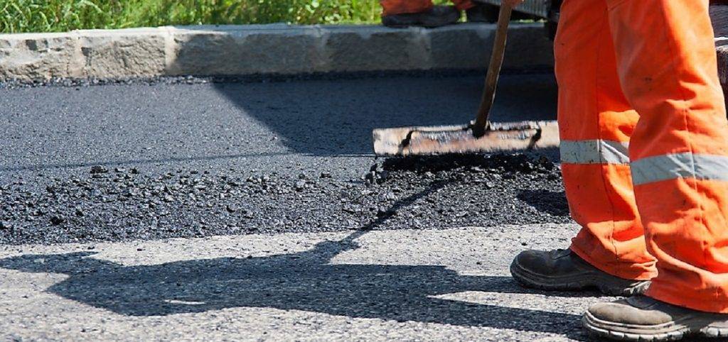 Καλαμαριά: Ασφαλτοστρώσεις στην πλατεία Σκρα