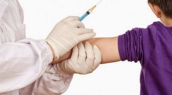 Το Συμβούλιο της Επικρατείας κάνει υποχρεωτικό τον εμβολιασμό για τα παιδιά.