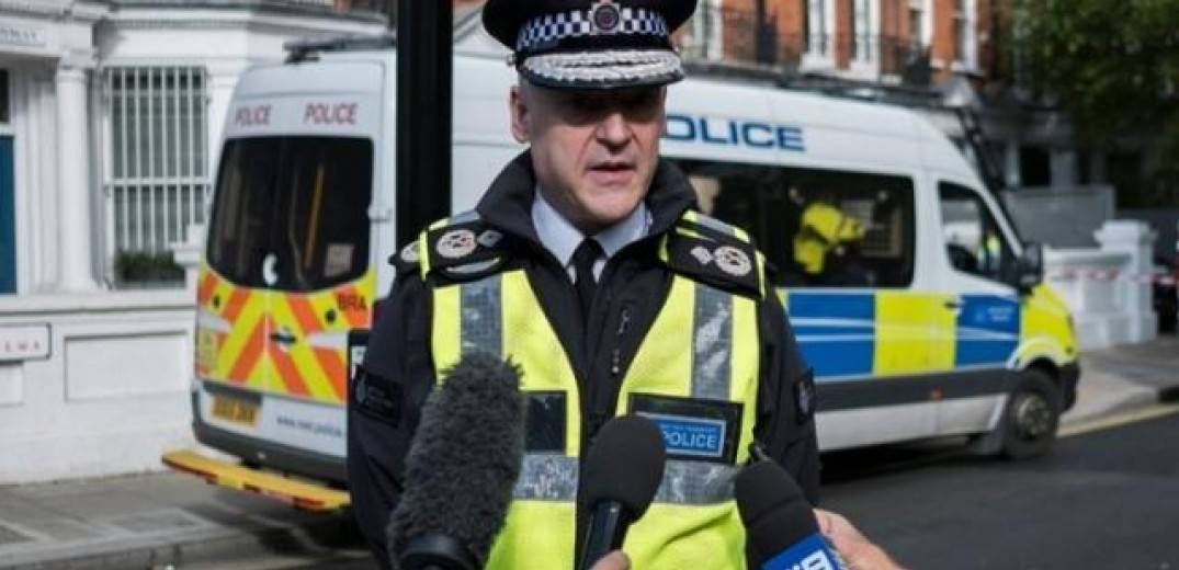 Λονδίνο: Αυτοκίνητο έπεσε πάνω σε κόσμο!