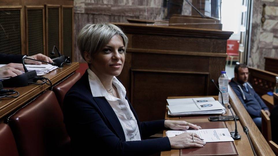 Αντιεξουσιαστές εισέβαλλαν στο γραφείο της γ.γ. Αντιεγκληματικής Πολιτικής Σοφίας Νικολάου.