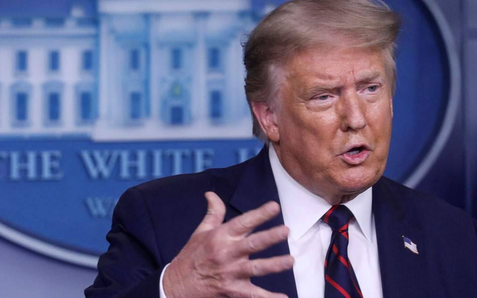 Το Twitter το Facebook το Instagram και το Snapchat «έκλεισαν» τους λογαριασμούς του Ντόναλντ Τραμπ