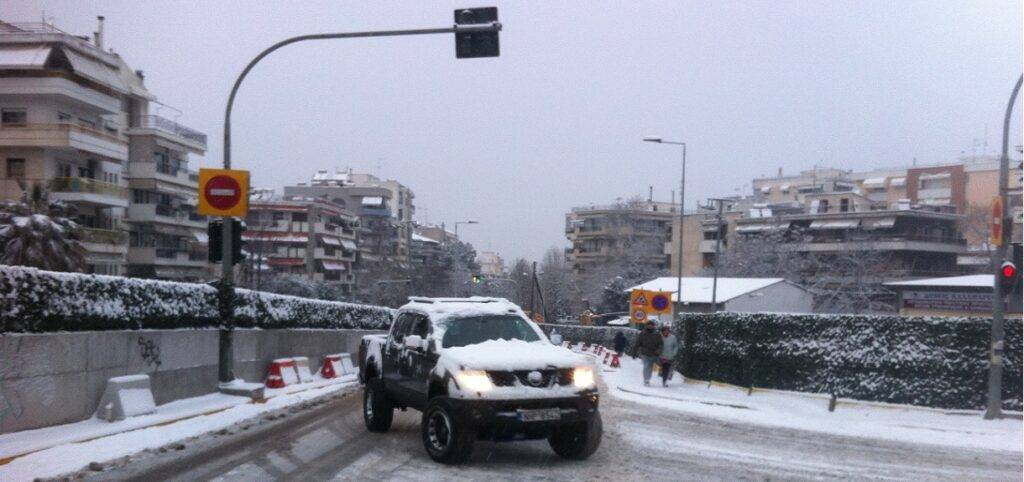 Πυκνή χιονόπτωση στη Θεσσαλονίκη και σε περιοχές της Βόρειας Ελλάδας