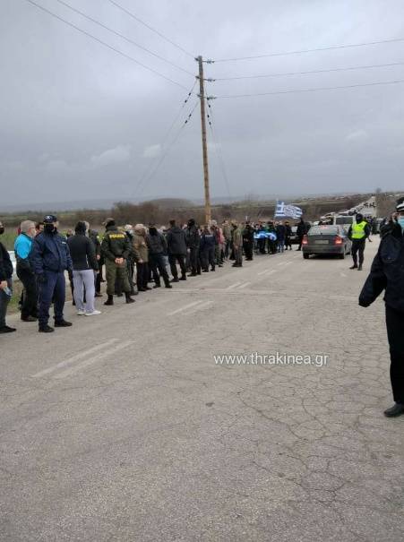«Θερμή» υποδοχή Μηταράκη στην Ορεστιάδα-Οι κάτοικοι αντιδρούν στην επέκταση της δομής στο Φυλάκιο Έβρου.