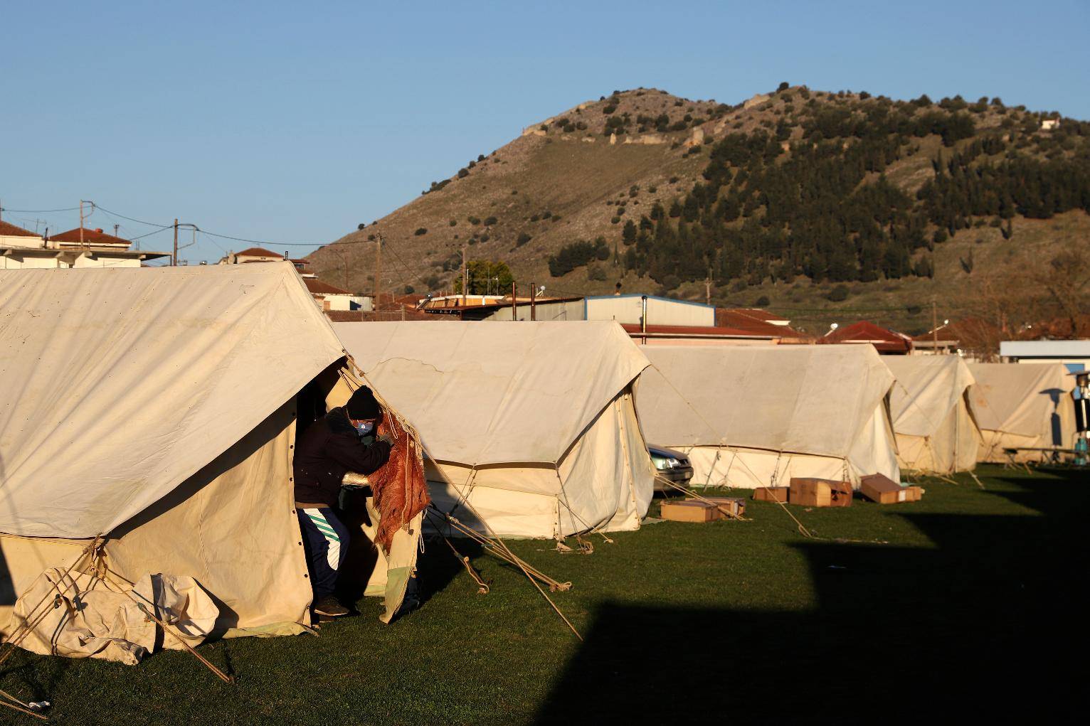 Νύχτα τρόμου μετά τον νέο ισχυρό σεισμό στην Ελασσόνα: Ανάστατοι οι κάτοικοι-Έκπληκτοι οι σεισμολόγοι