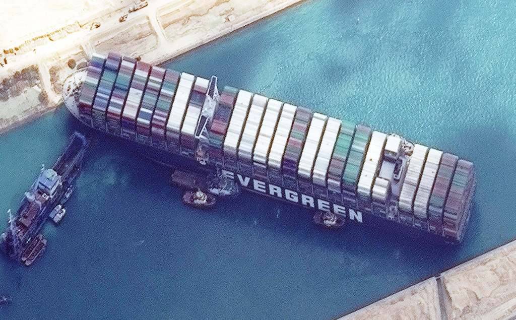 Μπλόκαρε και πάλι στη διώρυγα του Σουέζ το Ever Given
