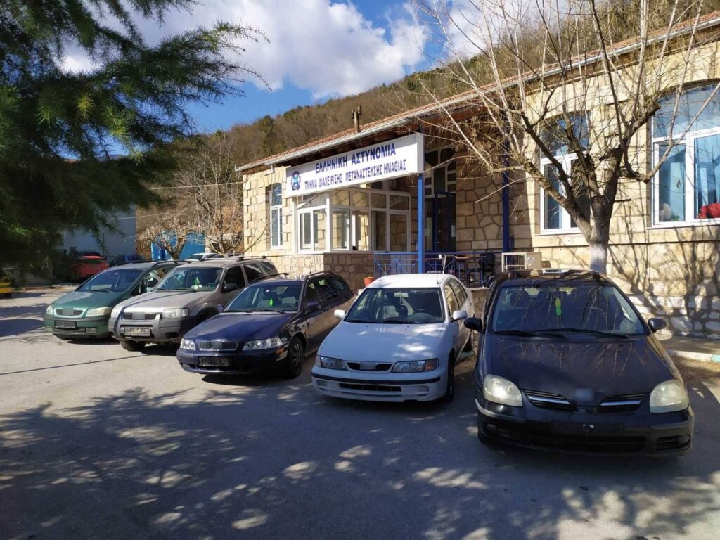 «Μπλόκο» σε αυτοκινητοπομπή με παράνομους μετανάστες στη Βέροια