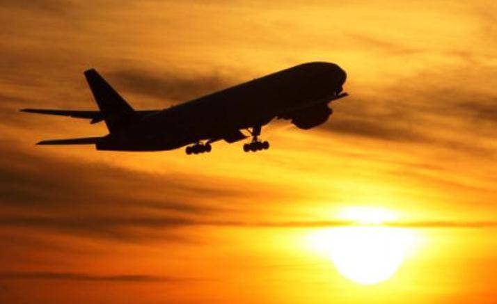 Παρατείνονται οι περιορισμοί στις αεροπορικές μετακινήσεις εσωτερικού και εξωτερικού