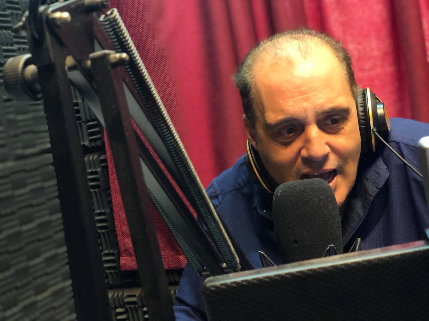 Κυριάκος Βελόπουλος: «Οι λαθρομετανάστες σε κοντέινερ με κλιματισμό και οι Έλληνες σε αντίσκηνα στις περιοχές που χτυπήθηκαν απ το σεισμό»