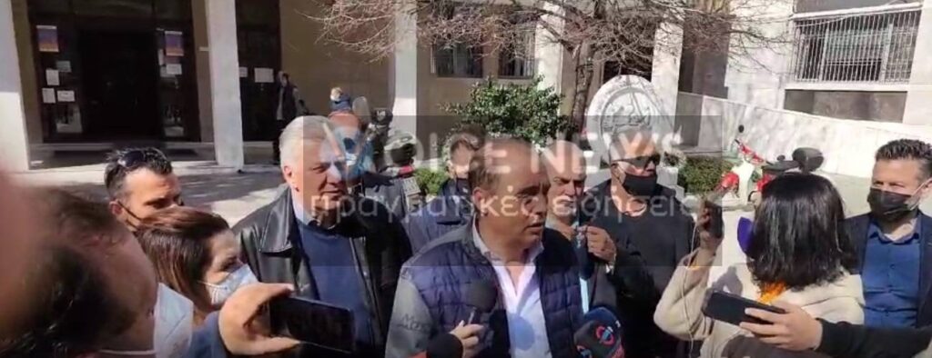 O Κυριάκος Βελόπουλος και η ΕΛΛΗΝΙΚΗ ΛΥΣΗ δίπλα στους σεισμοπαθείς του νομού Λαρίσης