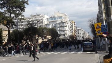 Επεισόδια μετά το τέλος της πορείας φοιτητών στο κέντρο της Θεσσαλονίκης (ΦΩΤΟ-ΒΙΝΤΕΟ)