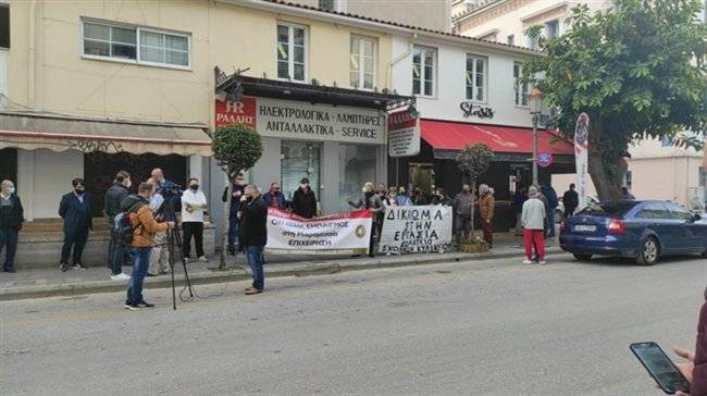 ΒΙΝΤΕΟ – Υποδοχή με έντονες αποδοκιμασίες για τον Στέλιο Πέτσα το πρωί στην Πάτρα