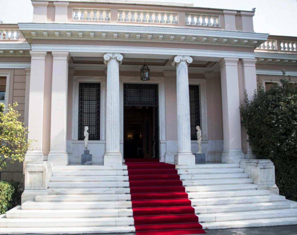 Συνάντηση Μητσοτάκη – Χρυσοχοΐδη στο Μαξίμου για τη δολοφονία Καραϊβάζ