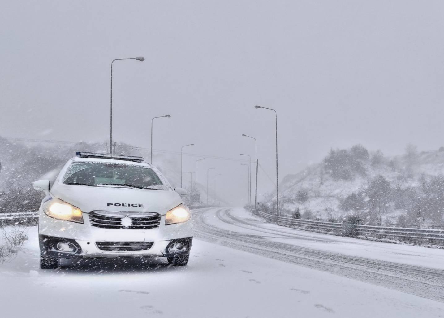 Με αντιολισθητικές αλυσίδες η κυκλοφορία σε σημεία του οδικού δικτύου της Χαλκιδικής
