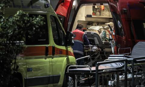 Τραγωδία στη Λαμία: Νεαρή μητέρα «έσβησε» στο τιμόνι με τα παιδιά της μέσα στο αυτοκίνητο