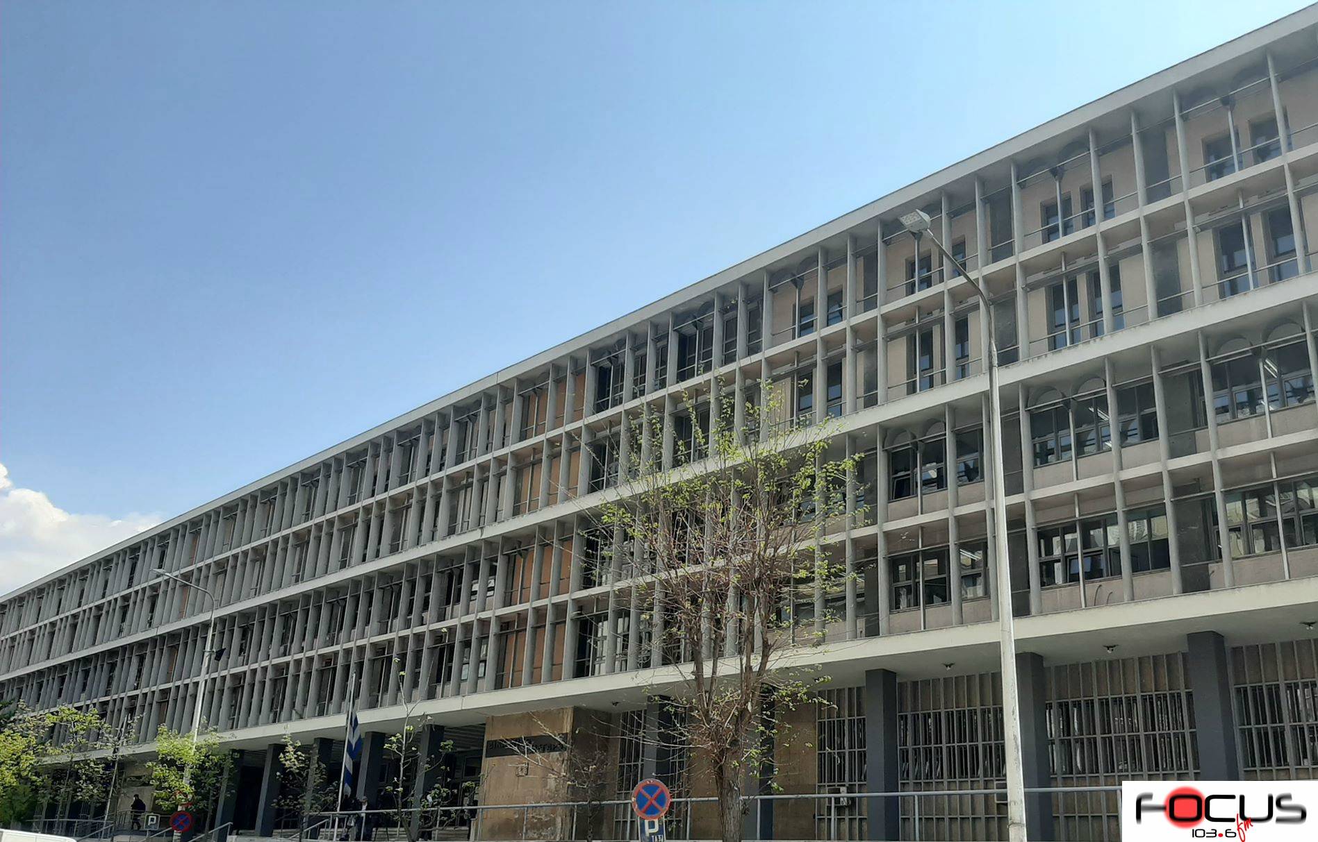 Θεσσαλονίκη: Συμβολική διαμαρτυρία δικηγόρων έξω από το Δικαστικό Μέγαρο