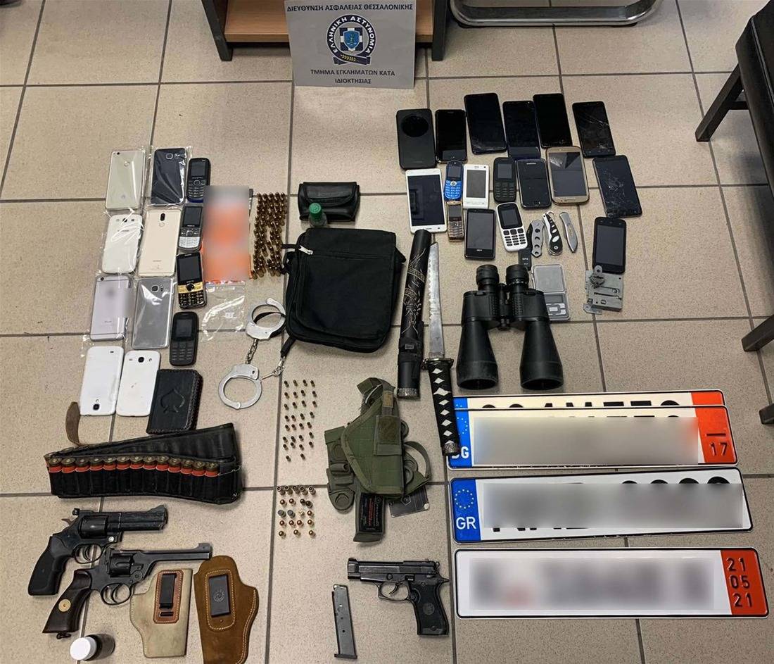 Χειροπέδες στους ληστές που άρπαξαν 20.000 ευρώ από επιχείρηση στην Μηχανιώνα