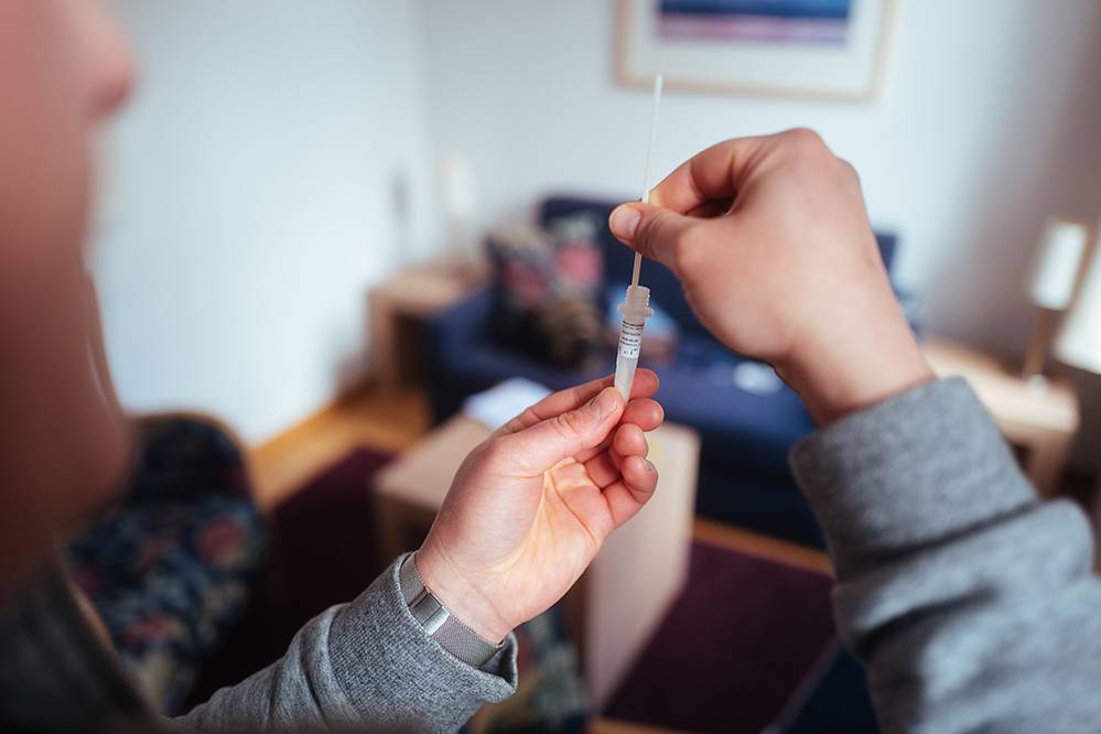 Αλαλούμ με δεκάδες ψευδώς θετικά self test σε μαθητές στα Ιωάννινα