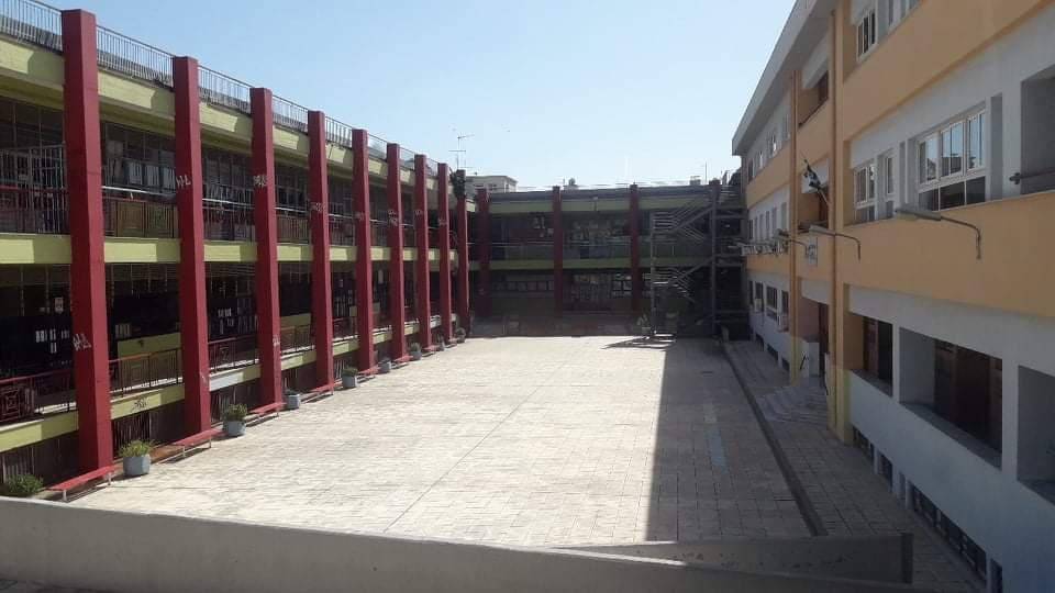 Κρούσματα κορωνοϊού: Έκλεισαν πάνω από 500 τμήματα και σχολεία