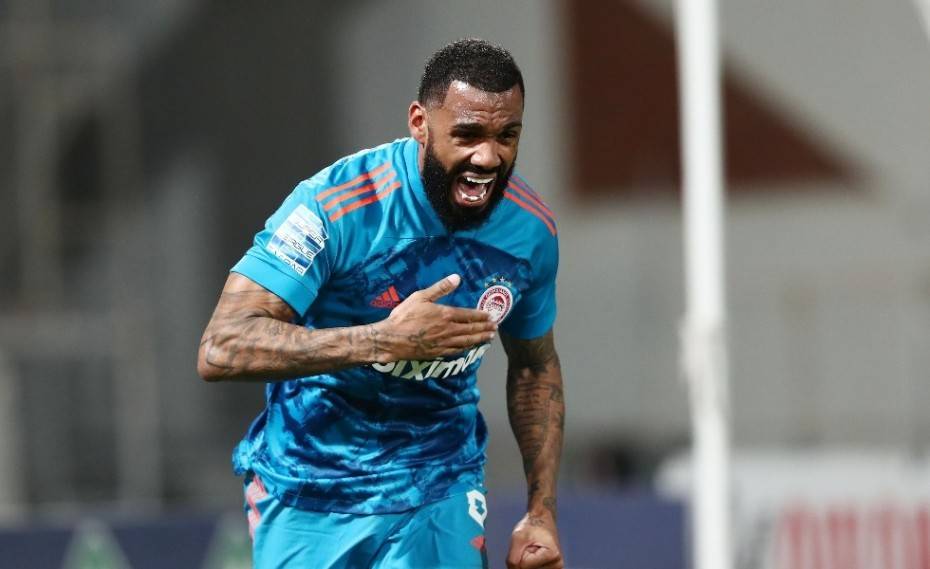 Θύμα διάρρηξης ο χαφ του Ολυμπιακού Γιαν Εμβιλά