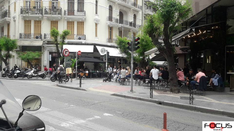 Αποφασίζουν σήμερα για μουσική στην εστίαση και ωράριο απαγόρευσης κυκλοφορίας