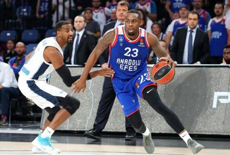 Στην Εφές έμεινε ο Άντερσον