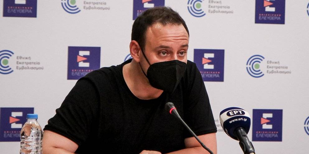 Μαγιορκίνης: Πιθανός εμβολιασμός παιδιών πριν τις πανελλήνιες