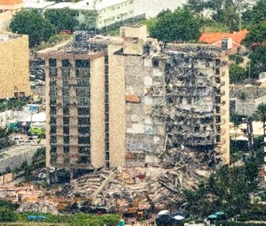 21χρονος ελληνικής καταγωγής μεταξύ των αγνοουμένων στα συντρίμμια της πολυκατοικίας που κατέρρευσε στο Μαϊάμι