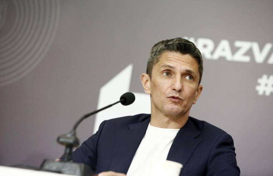 Λουτσέσκου: «Ήρθα για νίκες και τίτλους»