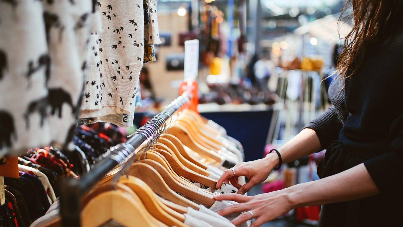 Νέοι περιορισμοί για ανεμβολίαστους- Εξετάζουν σενάριο άρνησης εισόδου στο λιανεμπόριο