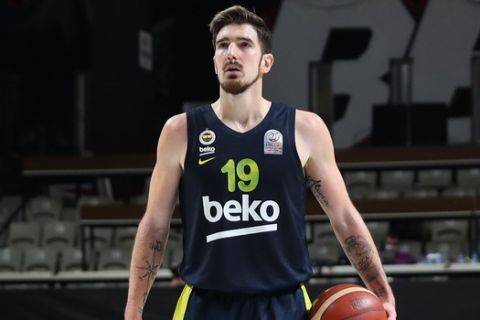 Θέλουν να διατηρήσουν τα δικαιώματα του Ντε Κολό στο ΝΒΑ οι Ράπτορς