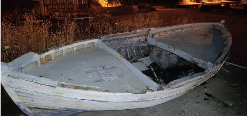 Απομακρύνονται τα εγκαταλελειμμένα σκάφη από τη μαρίνα Καλαμαριάς