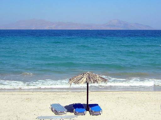 Ακατάλληλη για κολύμπι παραλία στη Χαλκιδική