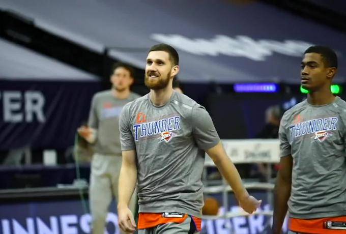 Οριστικά στους Ράπτορς ο Μίχαλιουκ