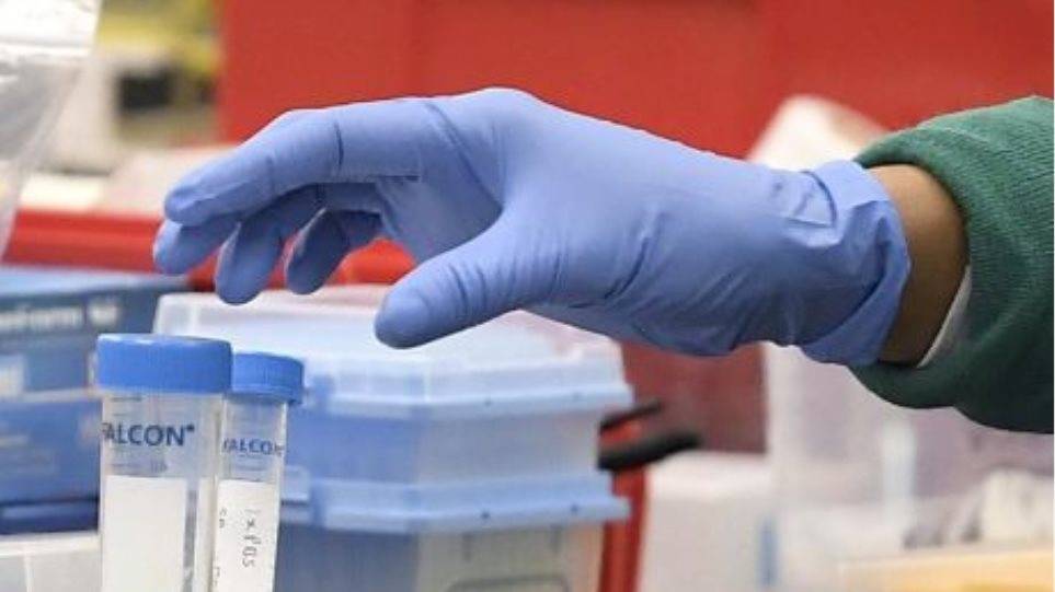 «Τα εμβόλια δεν μπορούν να είναι η μόνη μας απάντηση»-Σύμβαση για την προμήθεια θεραπείας μονοκλωνικών αντισωμάτων υπέγραψε η Κομισιόν