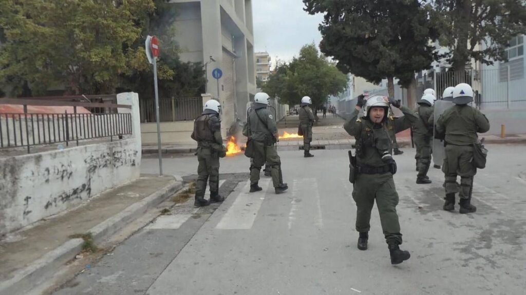 Ένταση και στο ΕΠΑΛ Ευόσμου- Επεισόδια και στην Πάτρα όπου τραυματίστηκαν δυο μαθητές