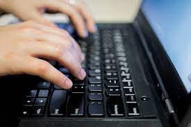 Θεσσαλονίκη: Συνταξιούχος έκανε πωλήσεις μέσω ίντερνετ – Δεν είχε κόψει 55.000 αποδείξεις